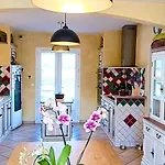 La Petite Maison De Valérie Proche Château De La Rode, Du Domaine De Flore Et Du Saint Ferréol