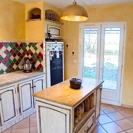 La Petite Maison De Valerie Avec Piscine Proche Revel, Saint Ferreol, Puylaurens Et Castres Bed & Breakfast