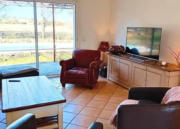 La Petite Maison De Valerie Proche Chateau De La Rode, Du Domaine De Flore Et Du Saint Ferreol Bed & Breakfast