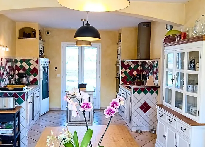 La Petite Maison De Valerie Proche Chateau De La Rode, Du Domaine De Flore Et Du Saint Ferreol