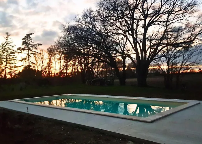 La Petite Maison De Valerie Proche Chateau De La Rode, Du Domaine De Flore Et Du Saint Ferreol Bed & Breakfast