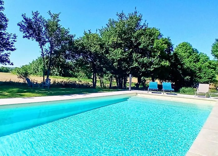 La Petite Maison De Valerie Proche Chateau De La Rode, Du Domaine De Flore Et Du Saint Ferreol Bed & Breakfast Lempaut