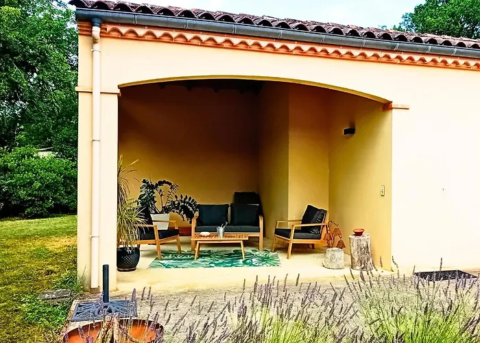 La Petite Maison De Valerie Proche Chateau De La Rode, Du Domaine De Flore Et Du Saint Ferreol ベッド・アンド・ブレックファスト *