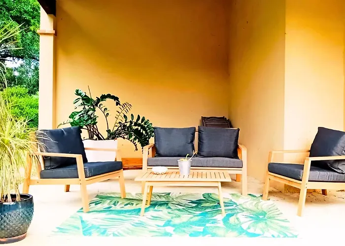 Bed & Breakfast La Petite Maison De Valerie Proche Chateau De La Rode, Du Domaine De Flore Et Du Saint Ferreol *